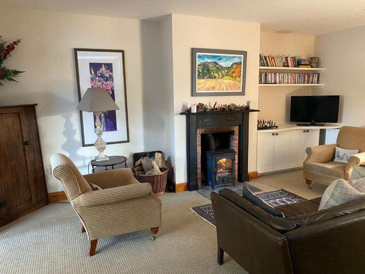 Spacious Cottage - Walk To Crieff Extérieur photo